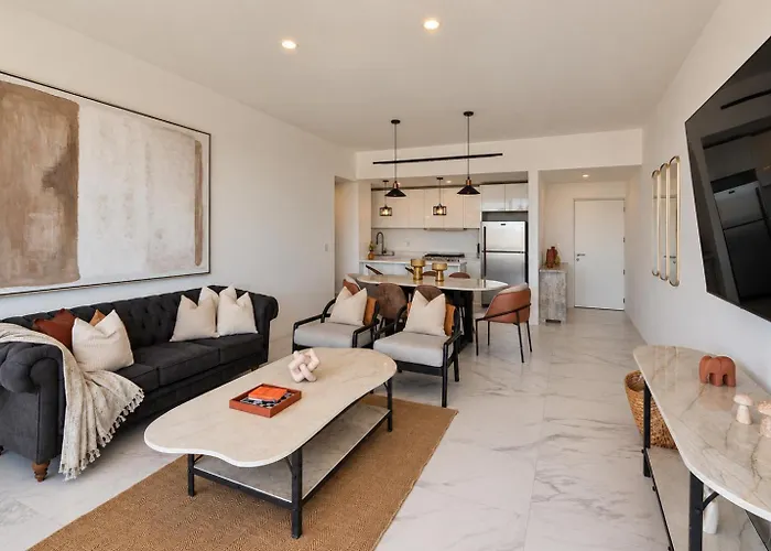 Eureka - 3br, Hot Tub, 2 Blocks From Aparthotel *