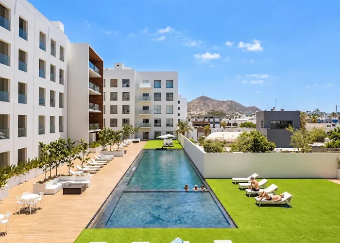 Aparthotel Eureka - 3br, Hot Tub, 2 Blocks From Cabo San Lucas