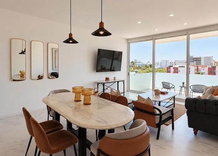 Appart hôtel Eureka - 3br, Hot Tub, 2 Blocks From